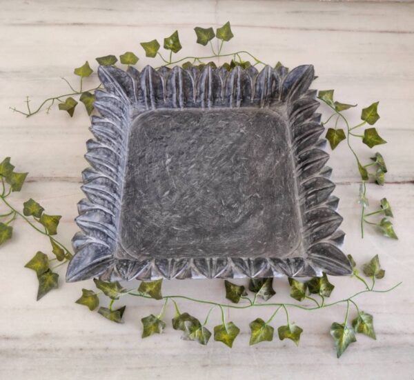 Natural matte finish black square flower bowl