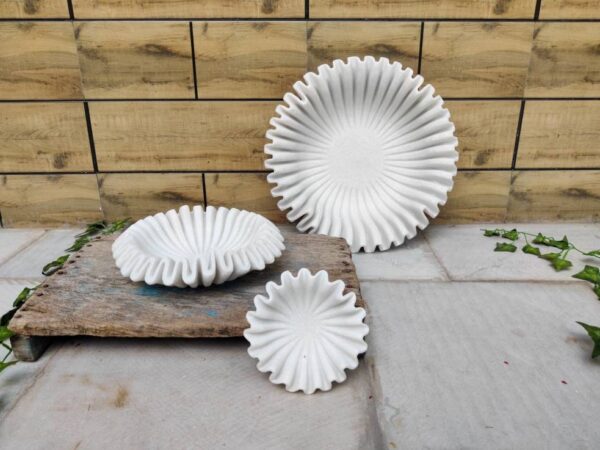 Set of 3 Ruffled Marble Bowls