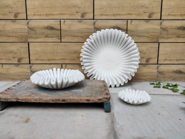 Set of 3 Ruffled Marble Bowls