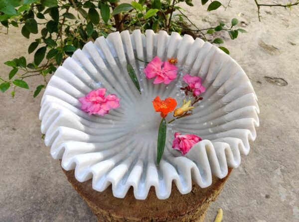 Set of 3 Ruffled Marble Bowls