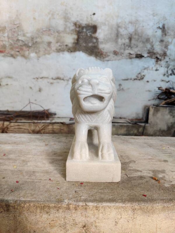 Decorative lion handmade statue