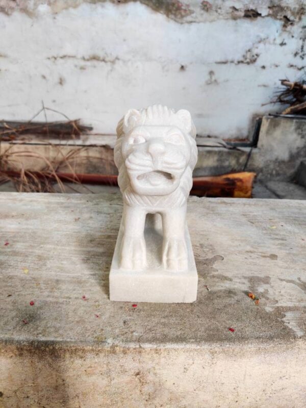 Decorative lion handmade statue