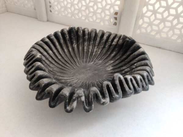 Ruffled bowl