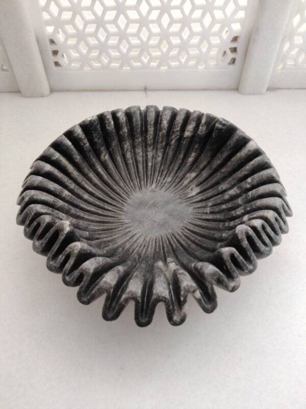 Ruffled bowl