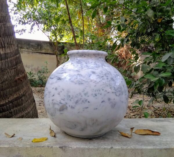 Decorative marble vases