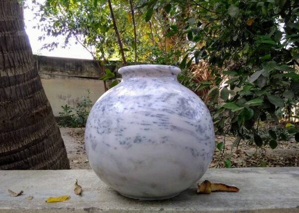 Decorative marble vases