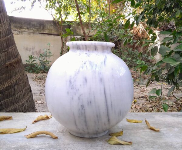 Decorative marble vases