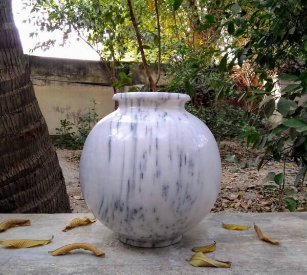 Decorative marble vases